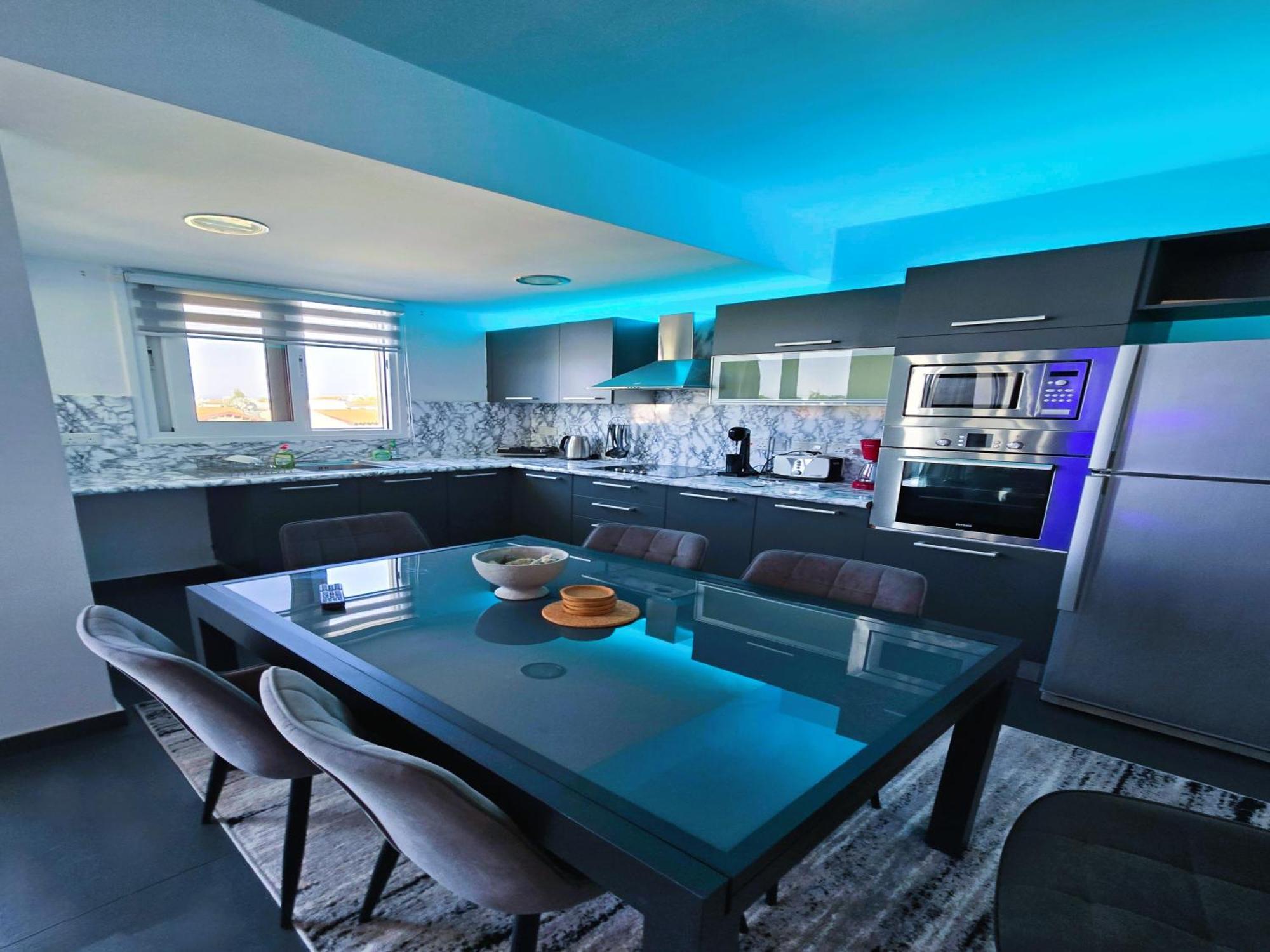 Golden Bay Deluxe Holiday Apartment 普罗塔拉斯 外观 照片